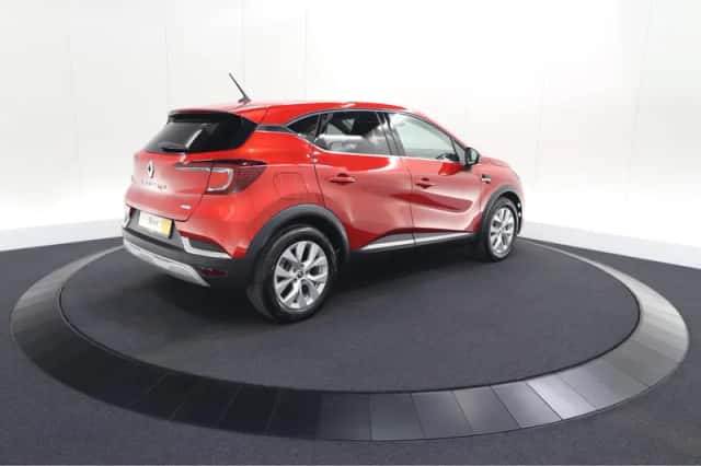 Renault Captur (2022) thumbnail 5