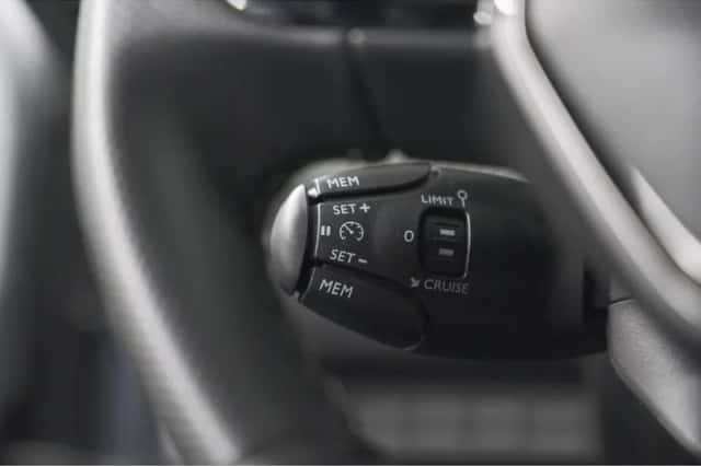 Peugeot 2008 (2025) thumbnail 3