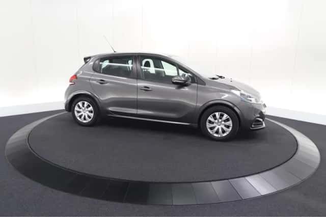 Peugeot 208 (2018) thumbnail 4