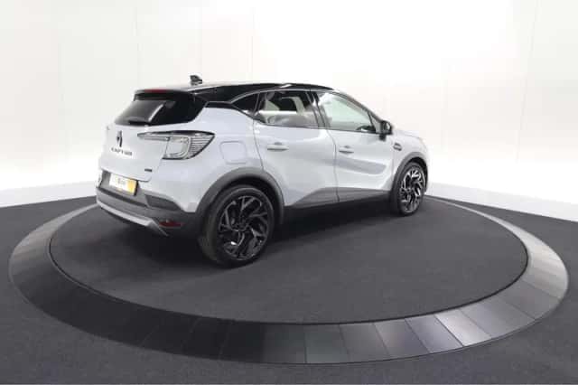 Renault Captur (2025) thumbnail 5