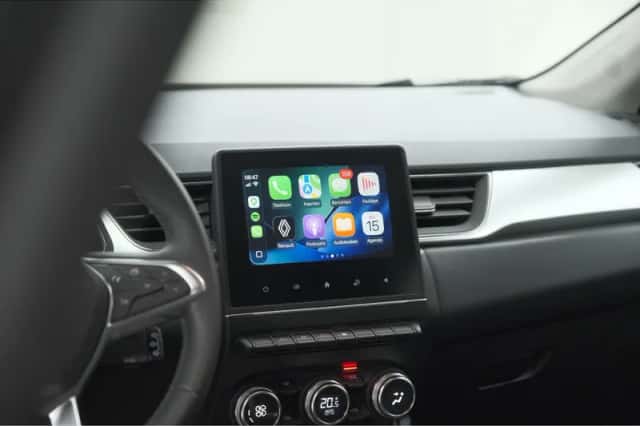 Renault Captur (2023) thumbnail 4