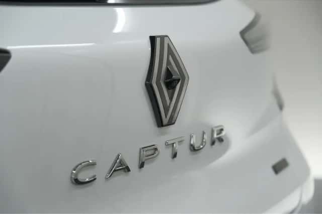 Renault Captur (2025) thumbnail 5