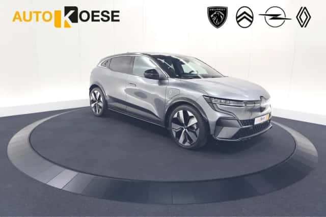 Renault Mégane E-Tech (2023) thumbnail 1