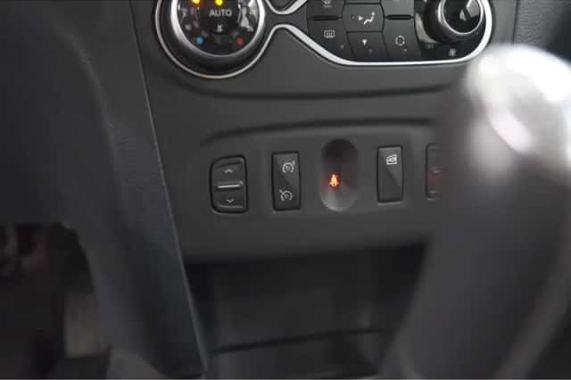 Dacia Sandero (2019) thumbnail 3