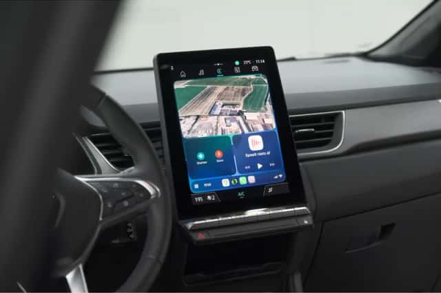Renault Captur (2025) thumbnail 3