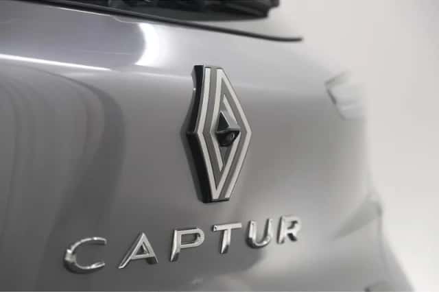 Renault Captur (2025) thumbnail 4