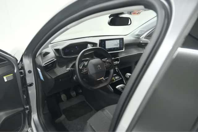 Peugeot 208 (2024) thumbnail 2