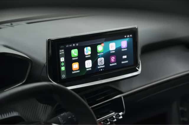 Peugeot 208 (2024) thumbnail 3