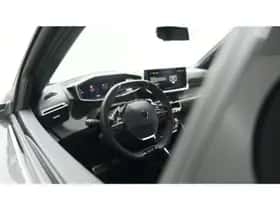 Peugeot 2008 (2024) thumbnail 2