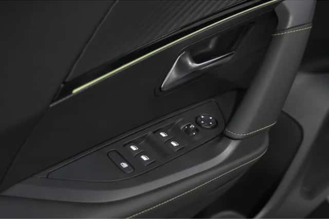 Peugeot 2008 (2024) thumbnail 32