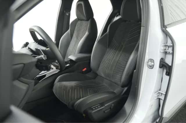 Peugeot 2008 (2024) thumbnail 36