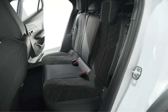 Peugeot 2008 (2024) thumbnail 37