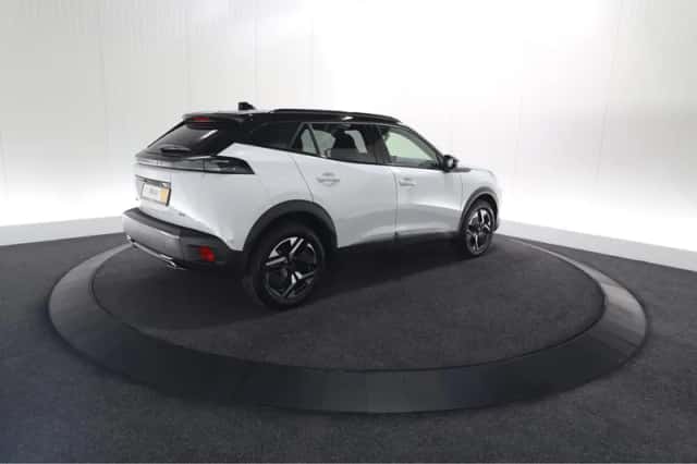 Peugeot 2008 (2024) thumbnail 5