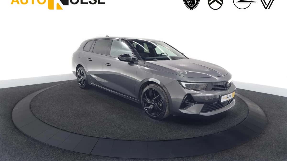 Opel Astra (2024) — foto 1