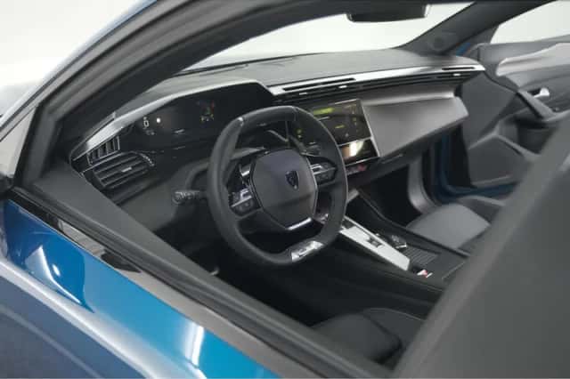 Peugeot 408 (2024) thumbnail 3