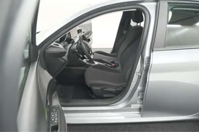 Peugeot 208 (2024) thumbnail 21