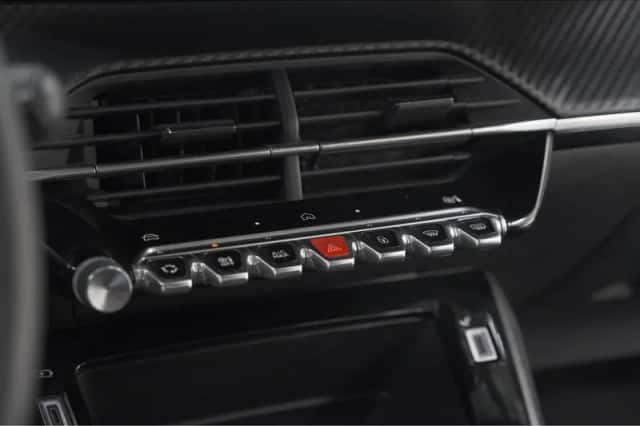 Peugeot 208 (2024) thumbnail 37