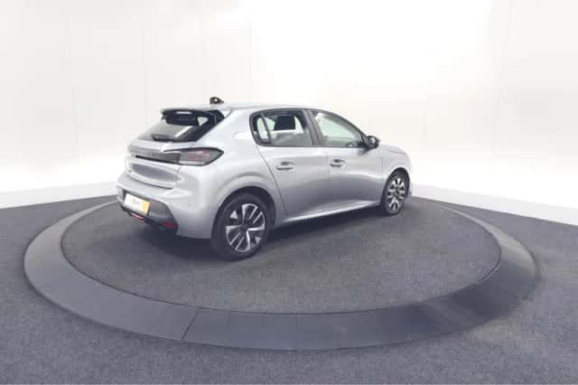 Peugeot 208 (2024) thumbnail 5