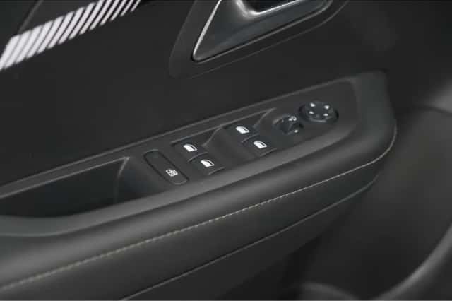 Peugeot 208 (2024) thumbnail 18