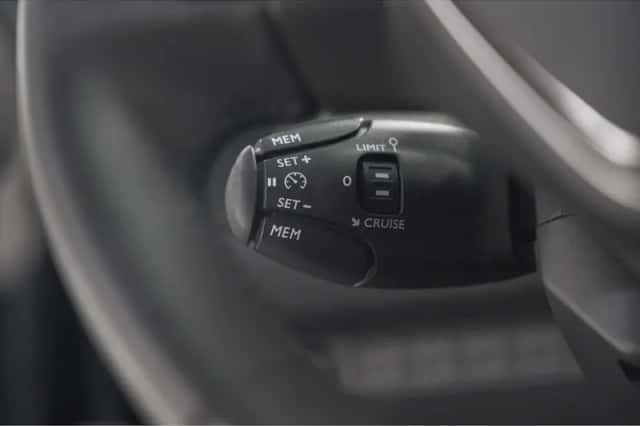Peugeot 208 (2024) thumbnail 4