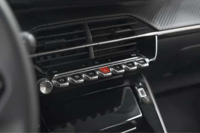 Peugeot 208 (2024) thumbnail 36