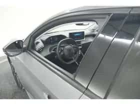 Peugeot 208 (2024) thumbnail 3