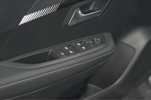 Peugeot 208 (2024) thumbnail 25