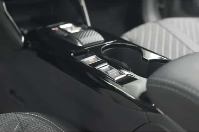 Peugeot 208 (2024) thumbnail 42