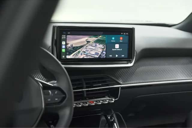Peugeot 2008 (2024) thumbnail 3