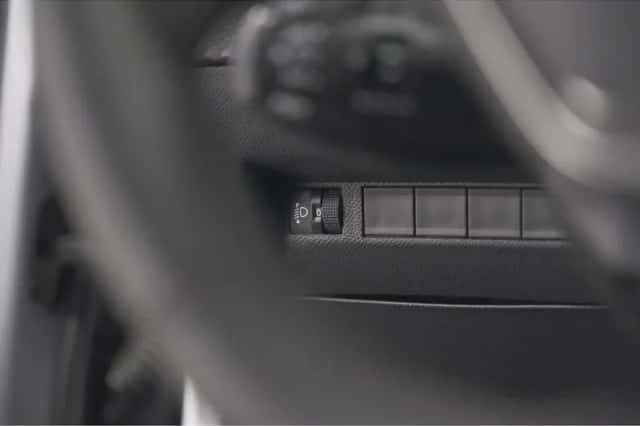 Peugeot 2008 (2024) thumbnail 36