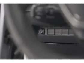 Peugeot 2008 (2024) thumbnail 36