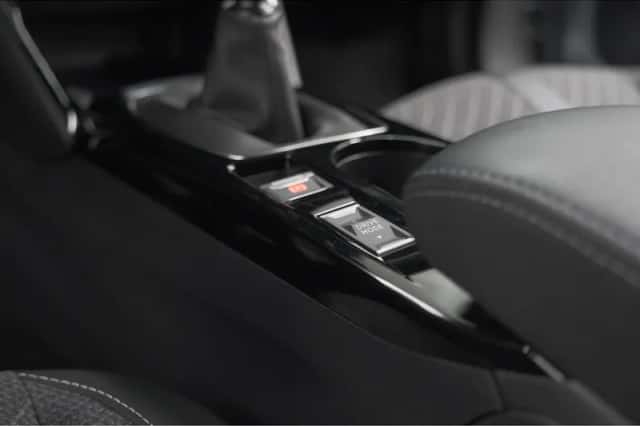 Peugeot 2008 (2024) thumbnail 39