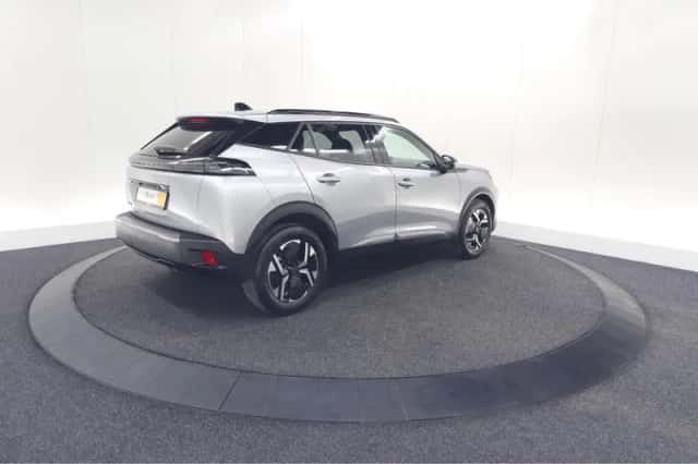 Peugeot 2008 (2024) thumbnail 5