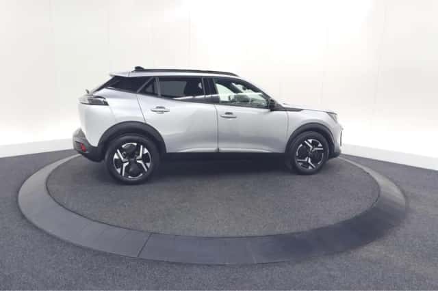 Peugeot 2008 (2024) thumbnail 8