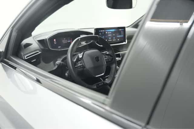 Peugeot 208 (2024) thumbnail 2
