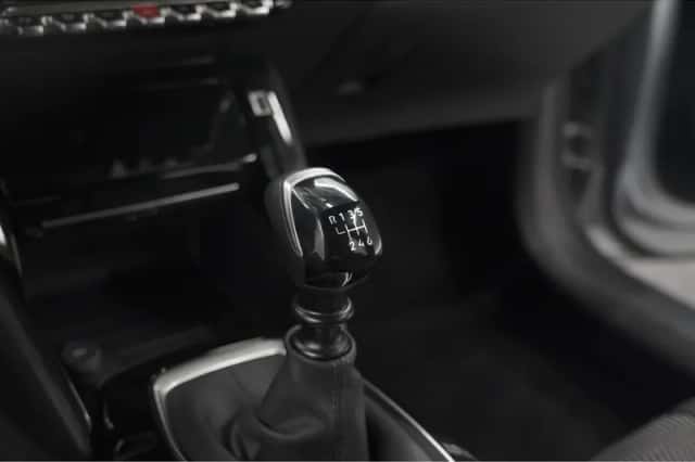 Peugeot 208 (2024) thumbnail 35