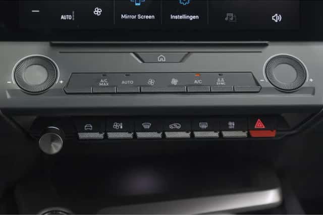 Peugeot 308 (2022) thumbnail 27