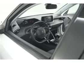 Peugeot 2008 (2023) thumbnail 2