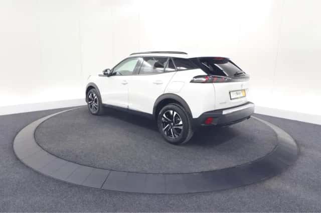 Peugeot 2008 (2023) thumbnail 11