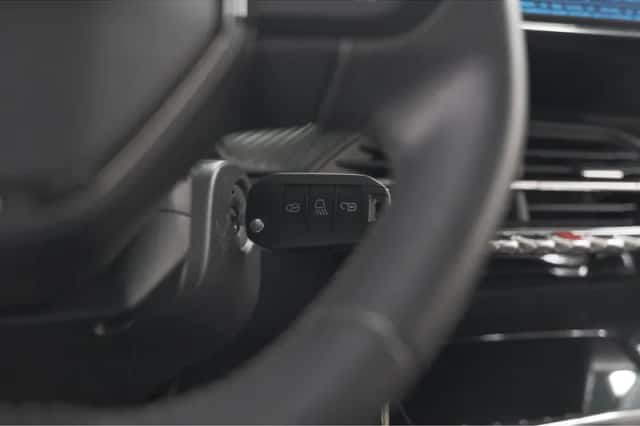 Peugeot 2008 (2023) thumbnail 12