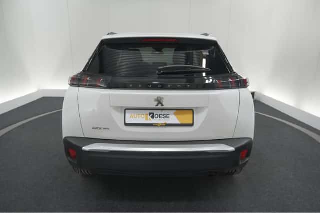 Peugeot 2008 (2023) thumbnail 17