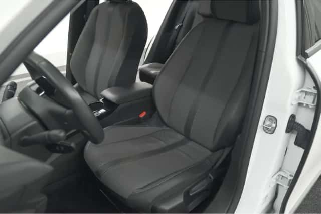 Peugeot 2008 (2023) thumbnail 21
