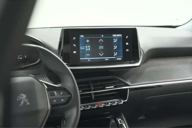 Peugeot 2008 (2023) thumbnail 31