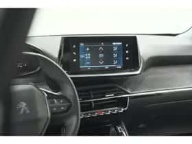 Peugeot 2008 (2023) thumbnail 31