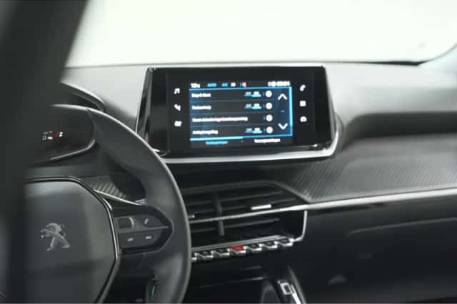 Peugeot 2008 (2023) thumbnail 32