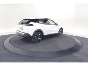 Peugeot 2008 (2023) thumbnail 5