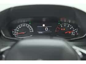 Peugeot 2008 (2023) thumbnail 44