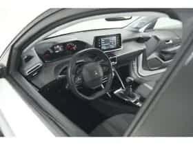 Peugeot 208 (2022) thumbnail 2