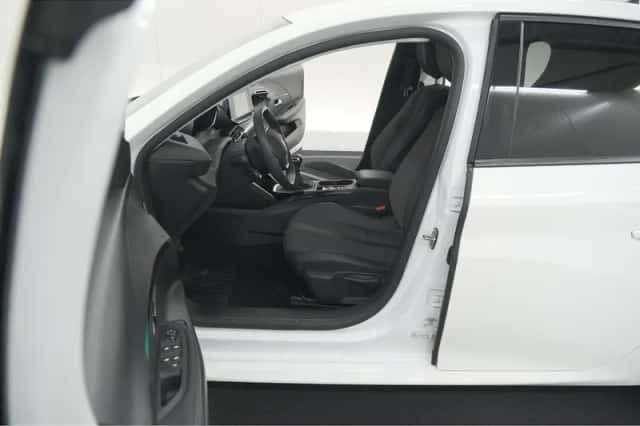 Peugeot 208 (2022) thumbnail 18