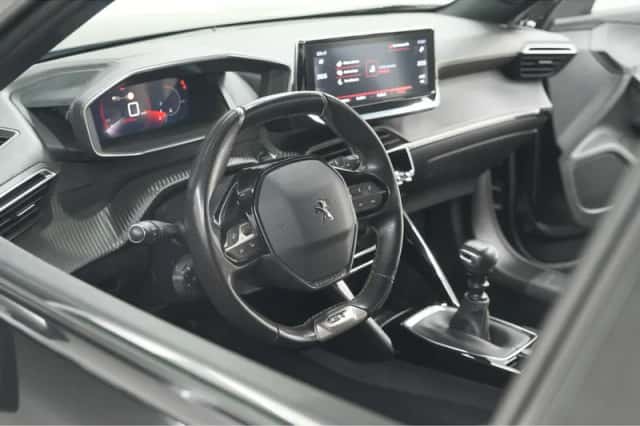 Peugeot 2008 (2020) thumbnail 2